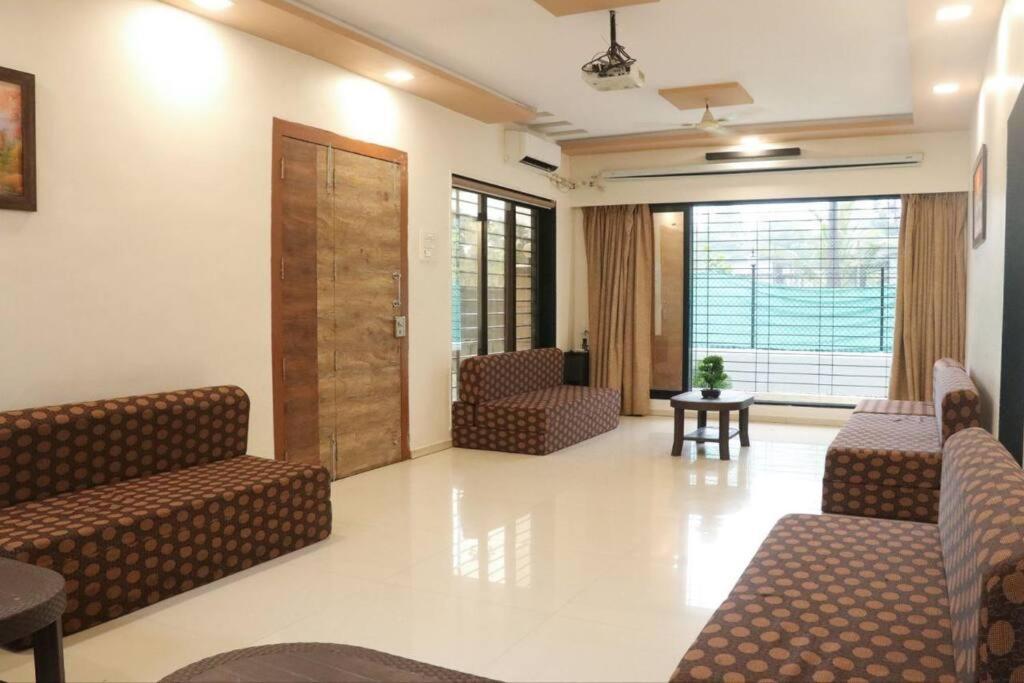 Stayhaven Aqua With Pvt Theatre & Pool Мумбай Екстериор снимка