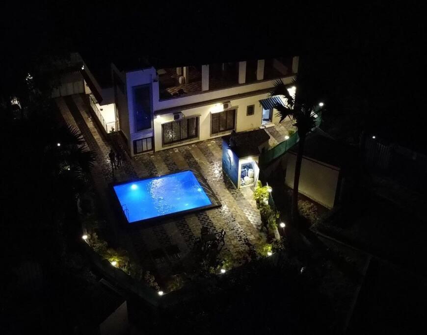 Stayhaven Aqua With Pvt Theatre & Pool Мумбай Екстериор снимка