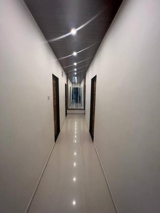 Stayhaven Aqua With Pvt Theatre & Pool Мумбай Екстериор снимка