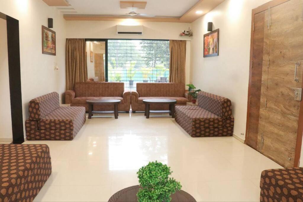 Stayhaven Aqua With Pvt Theatre & Pool Мумбай Екстериор снимка