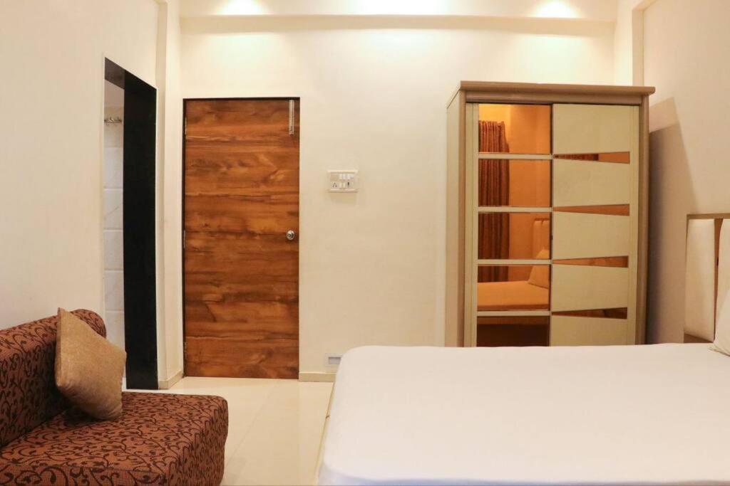 Stayhaven Aqua With Pvt Theatre & Pool Мумбай Екстериор снимка